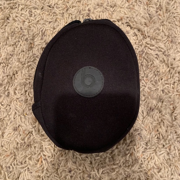 Beats by Dr. Dre Solo Headphones - Black - Picture 4 of 4